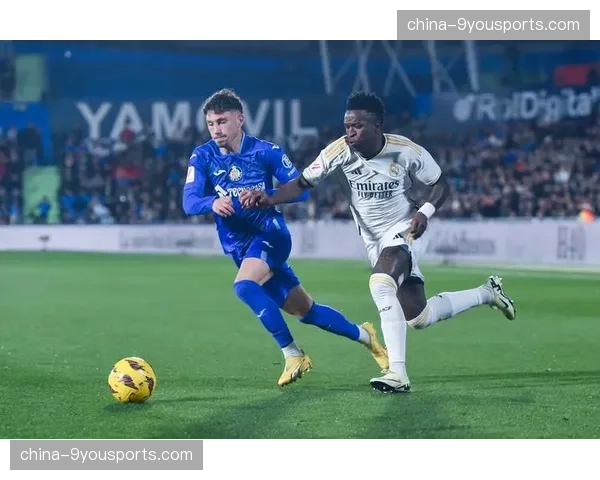 马德里举办“西甲环球之旅”活动，将冠军奖杯带至墨西哥城展览