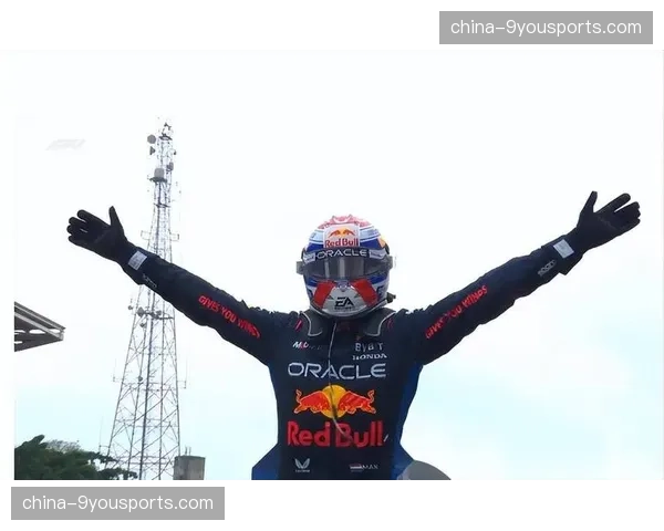 车手积分榜：塞恩斯登顶，维斯塔潘跌至第三